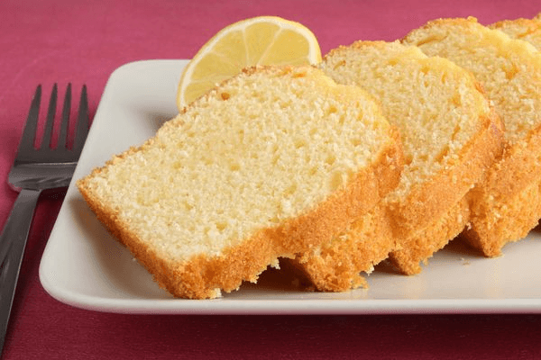 Bánh cake chanh vàng kiểu Pháp với lớp vỏ vàng óng, ruột mềm thơm dậy mùi chanh