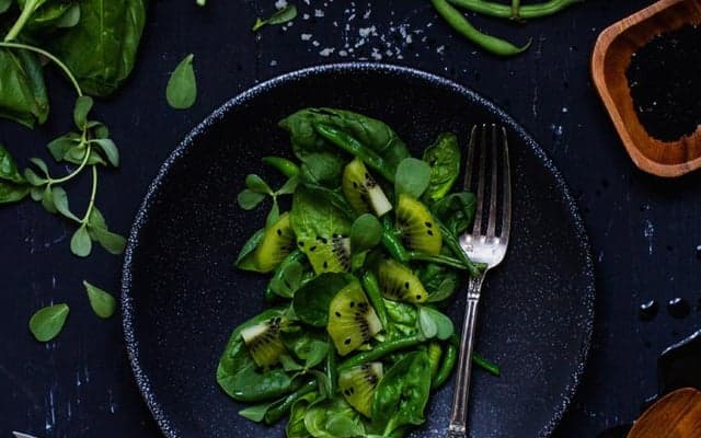 Salad màu xanh